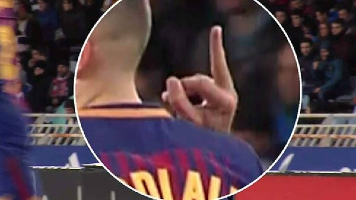De la mordida de Suárez a los genitales de Simeone: Los gestos más obscenos del fútbol