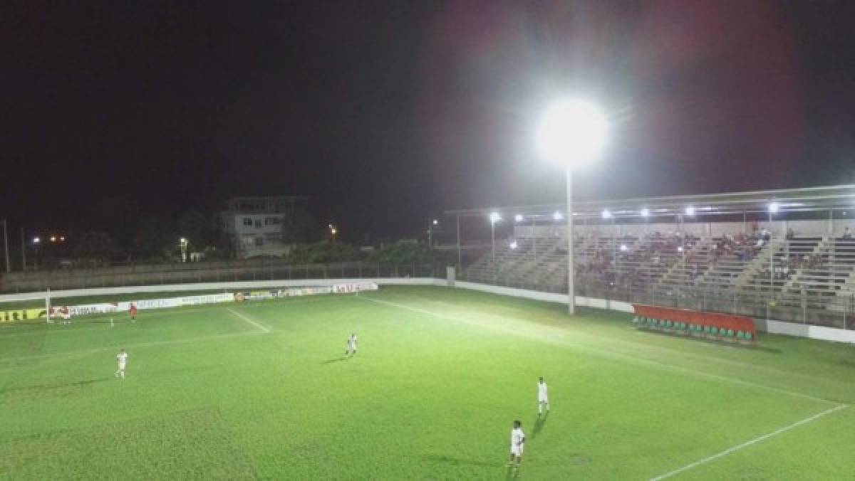 Real Sociedad entrena por la noche probando su debut nocturno en el Francisco Martínez