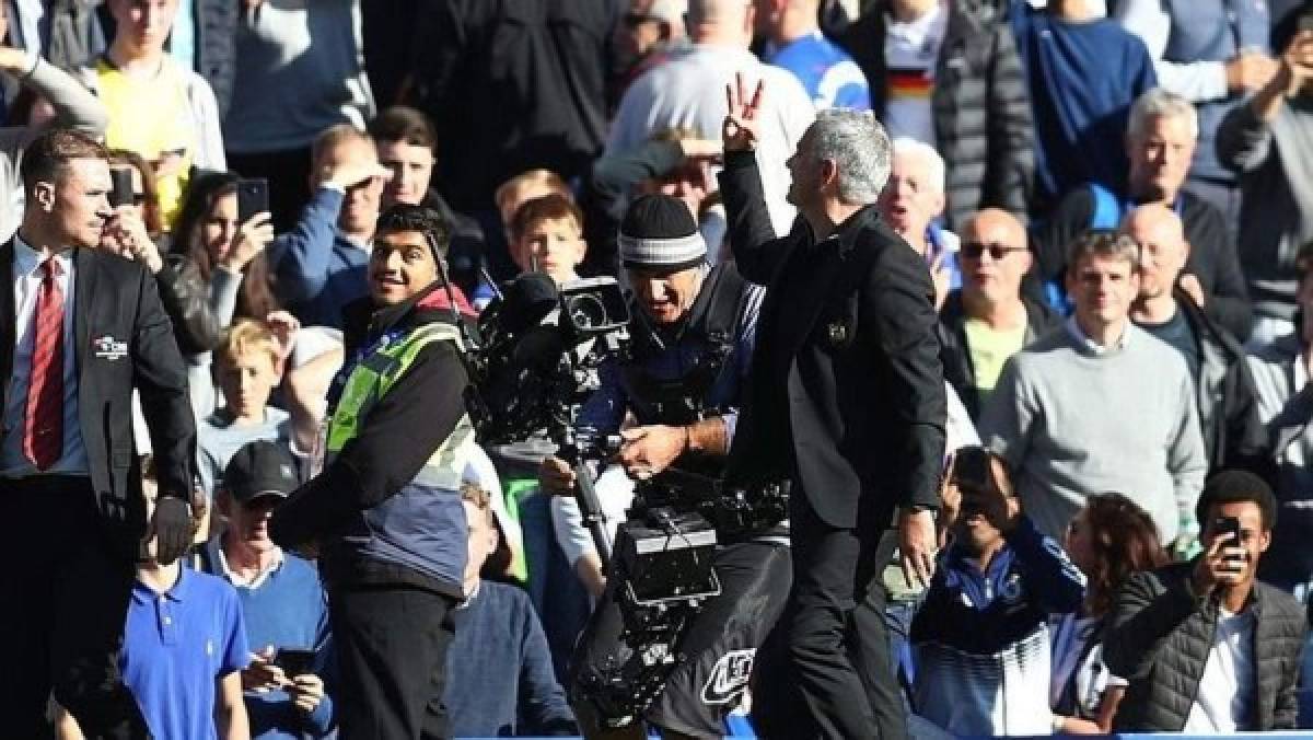 ¡Se calentó! Las imágenes de la pelea de Mourinho con el asistente del Chelsea