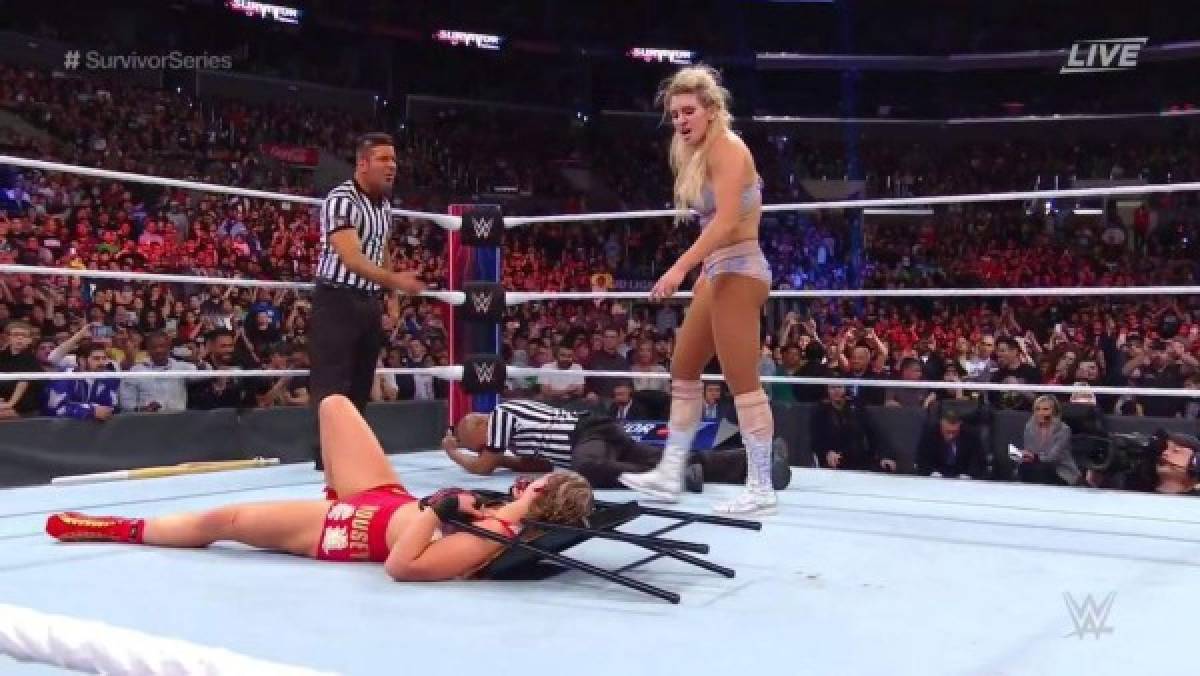 La sangrienta paliza que recibió Ronda Rousey en la WWE por Charlotte Flair