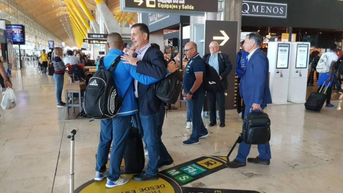 Así fue la llegada de la Selección de Honduras a Barcelona, España