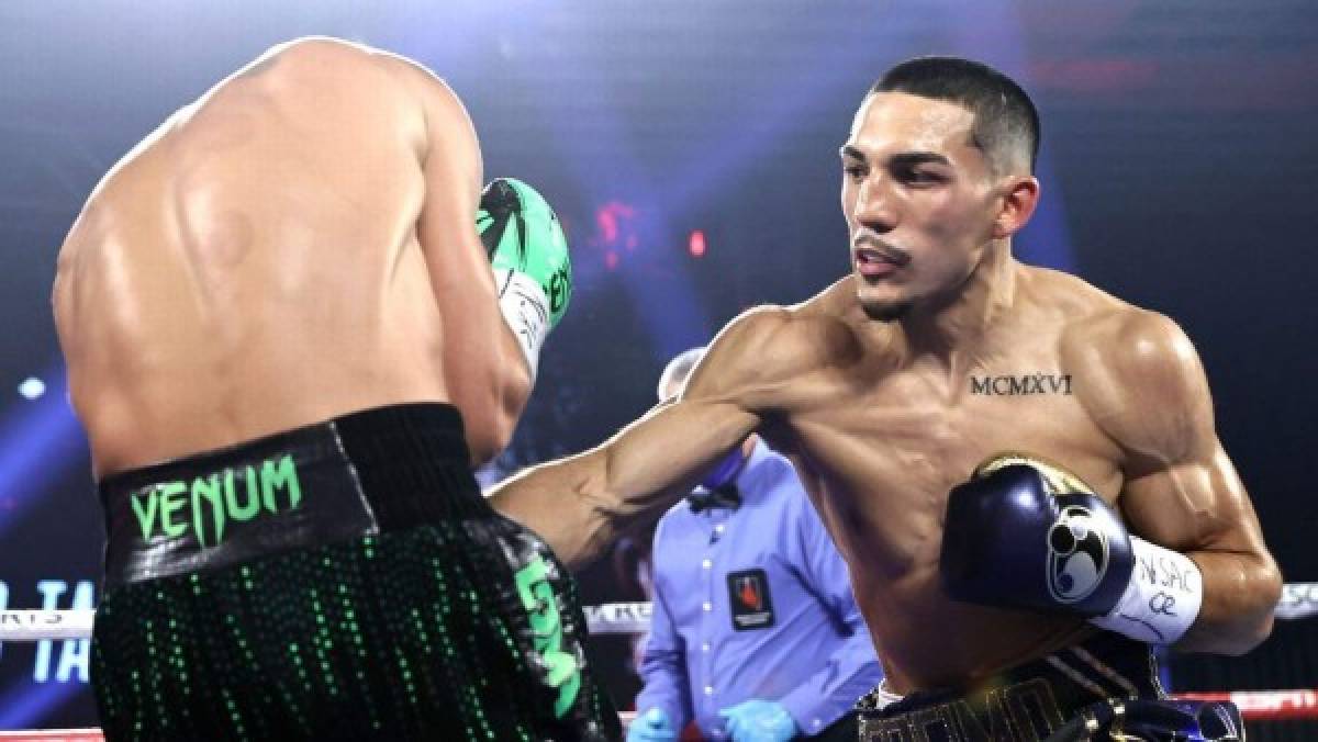 Las otras fotos del histórico triunfo de Teófimo López: se arropa con la bandera de Honduras y las lágrimas de Lomachenko