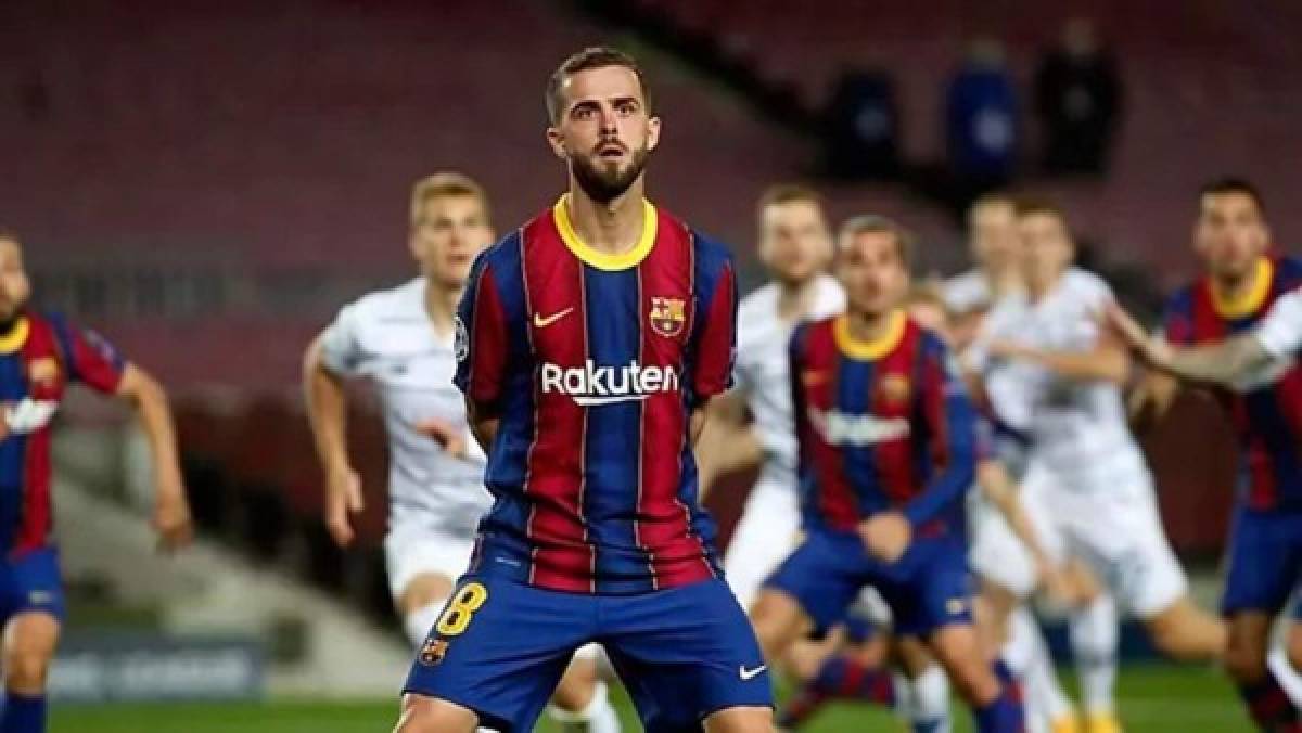 ¡Limpieza total! La situación de los jugadores que se marcharán del Barcelona: uno ya tiene acuerdo