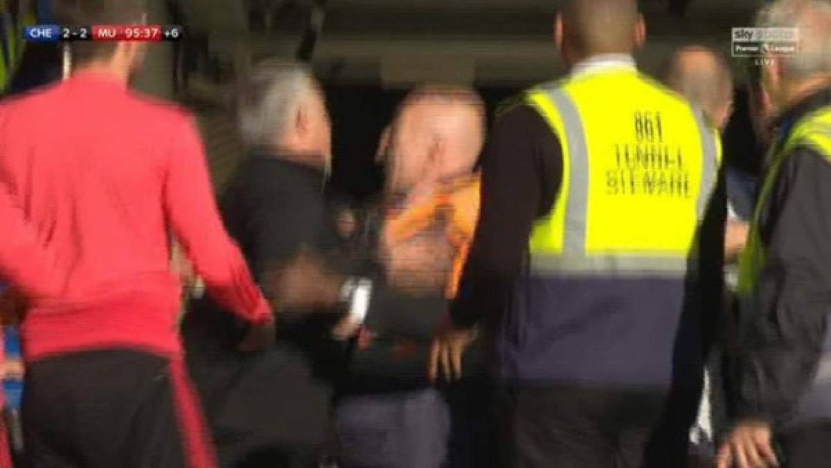 ¡Se calentó! Las imágenes de la pelea de Mourinho con el asistente del Chelsea