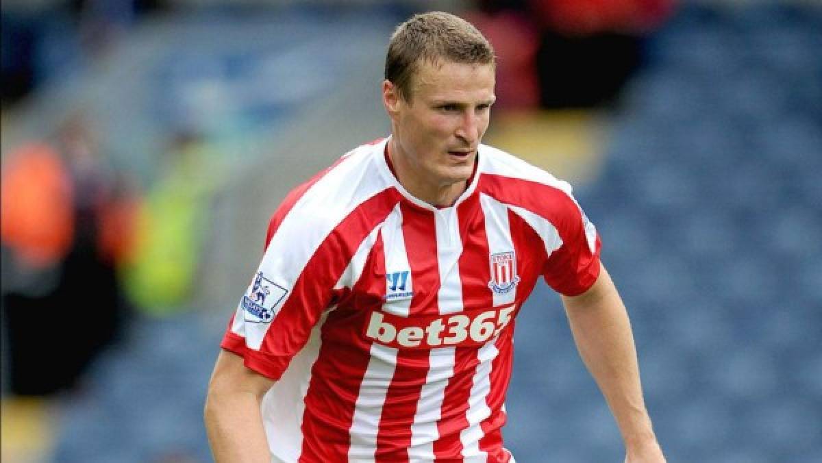 Jugador del Stoke City sancionado por participar en concurso pornográfico