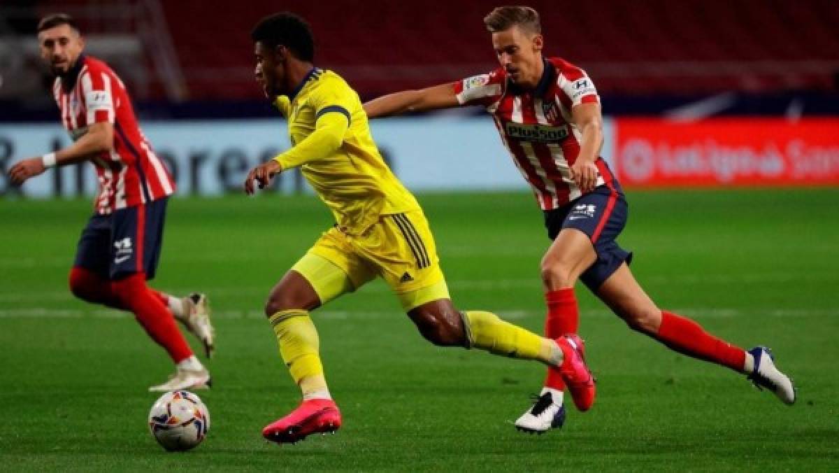 Fotos: Choco Lozano mete garra ante el Atlético, pero el Cádiz se lleva una paliza del Wanda