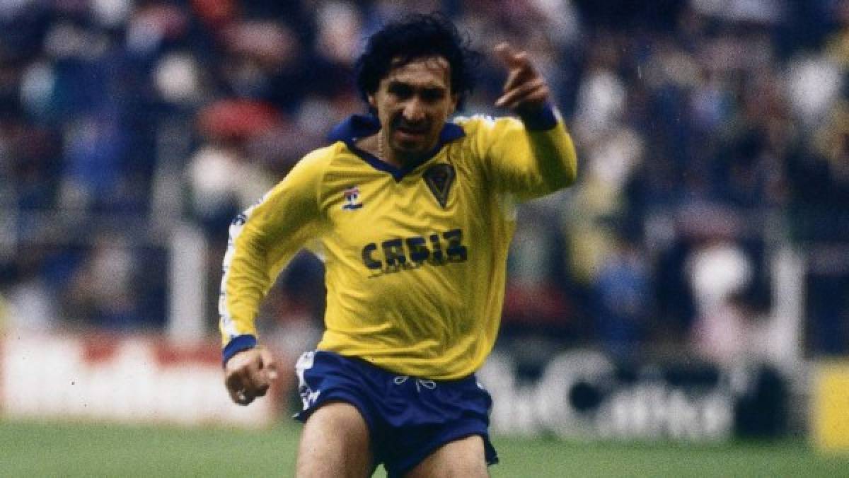 'Mágico' González de los 22 futbolistas más fascinantes según libro argentino