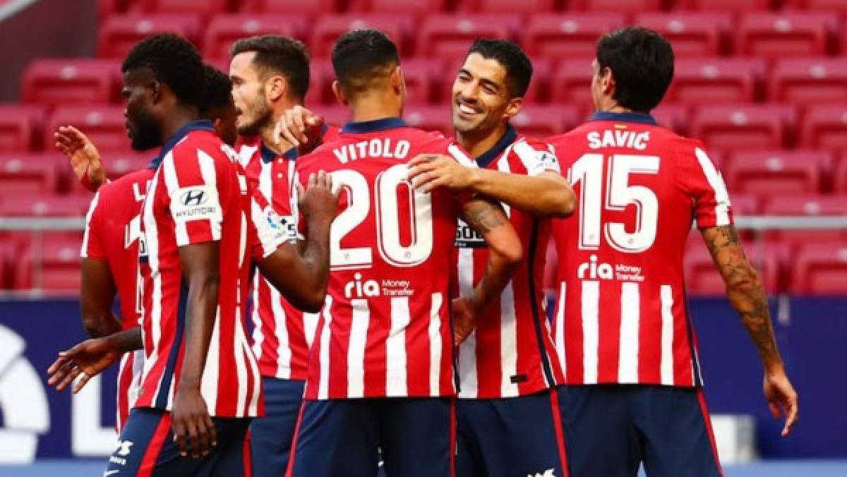 Alegría total, abrazos y su ritual: Así fue el debut goleador de Luis Suárez con el Atlético  