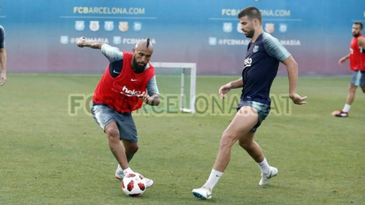 Así recibieron a Arturo Vidal en su primer entrenamiento con el FC Barcelona