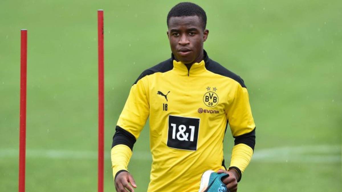 ¡Encerró a su ex novia en su cuarto y revelan los motivos! Moukoko, jugador del Dortmund de 16 años y su escándalo