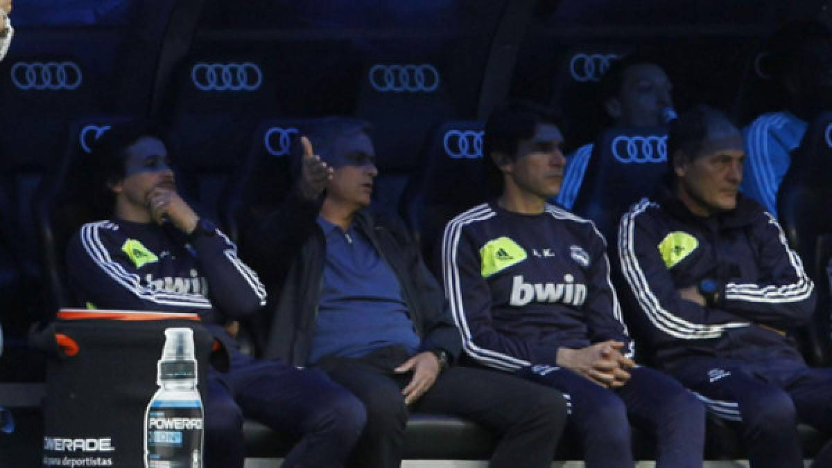 El Bernabéu abucheó a Mourinho y ovacionó a Casillas