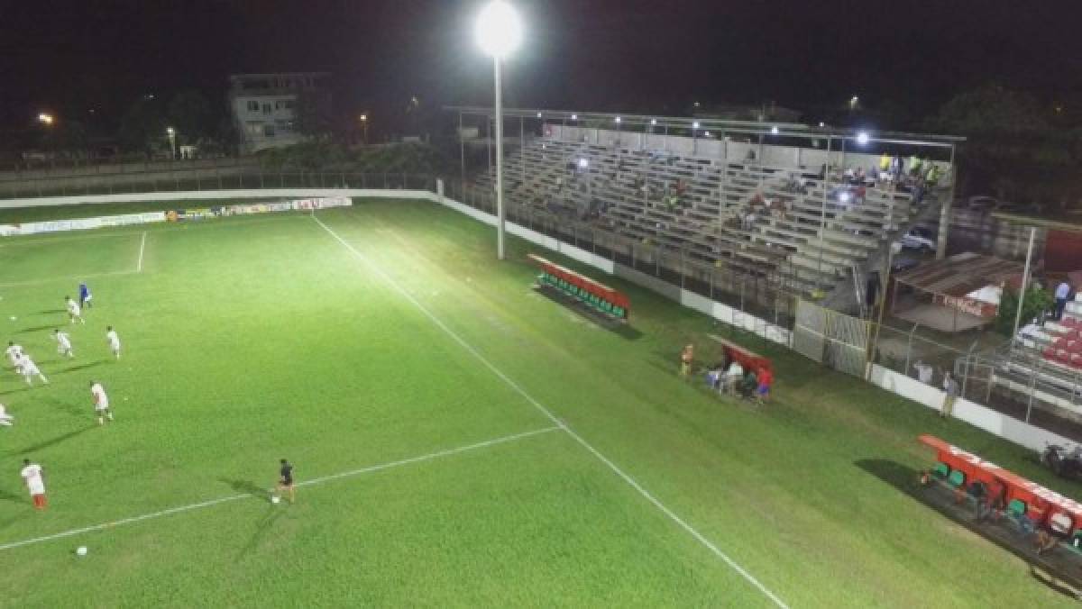 Real Sociedad entrena por la noche probando su debut nocturno en el Francisco Martínez