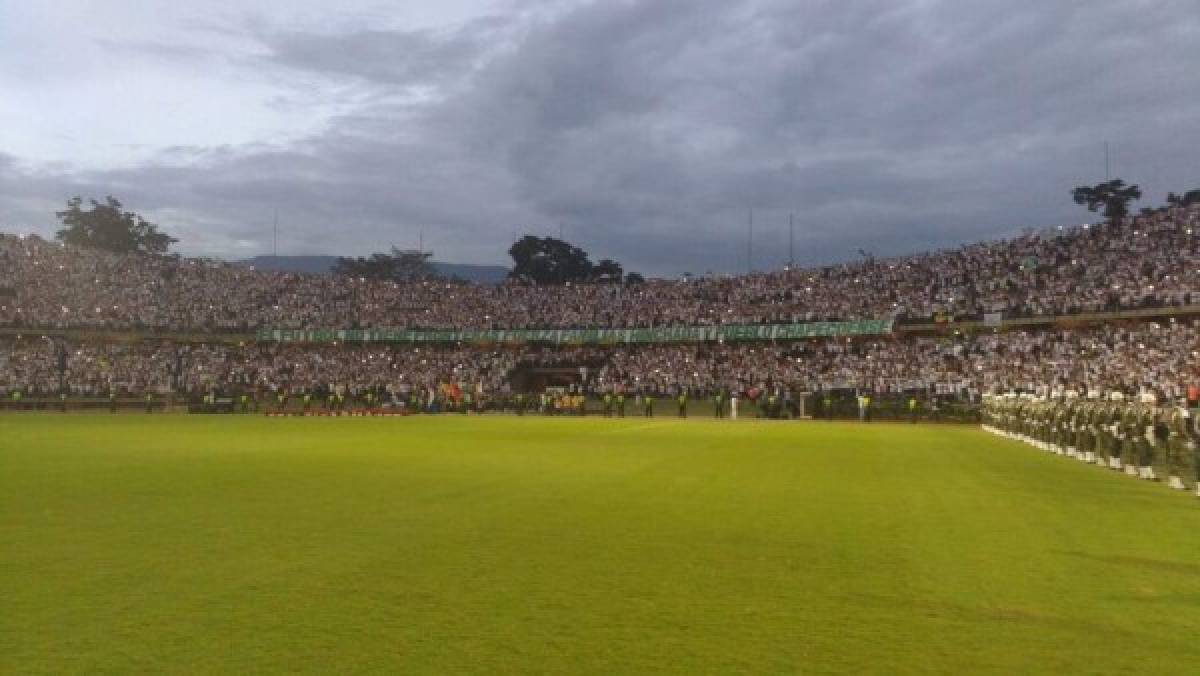 El estadio de Medellín fue insuficiente para el homenaje al Chapecoense