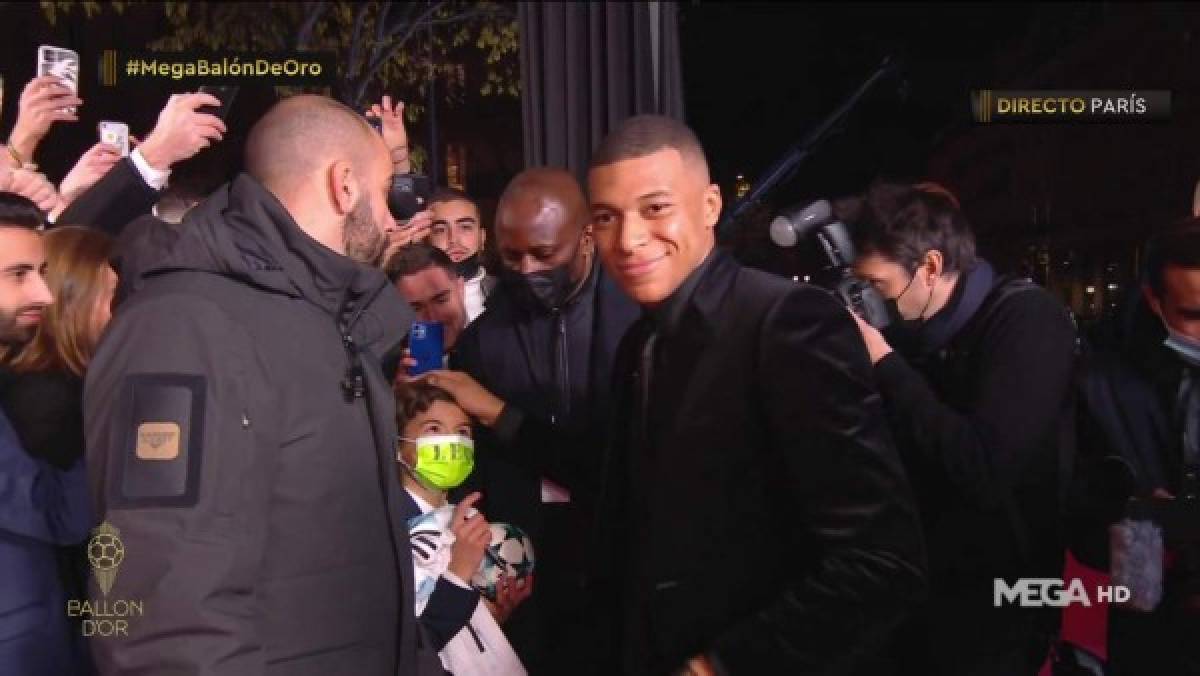 ¿¡Spiderman!? La curiosa alfombra roja del Balón de Oro 2021: el gesto de Mbappé y el jugador que llegó con su madre