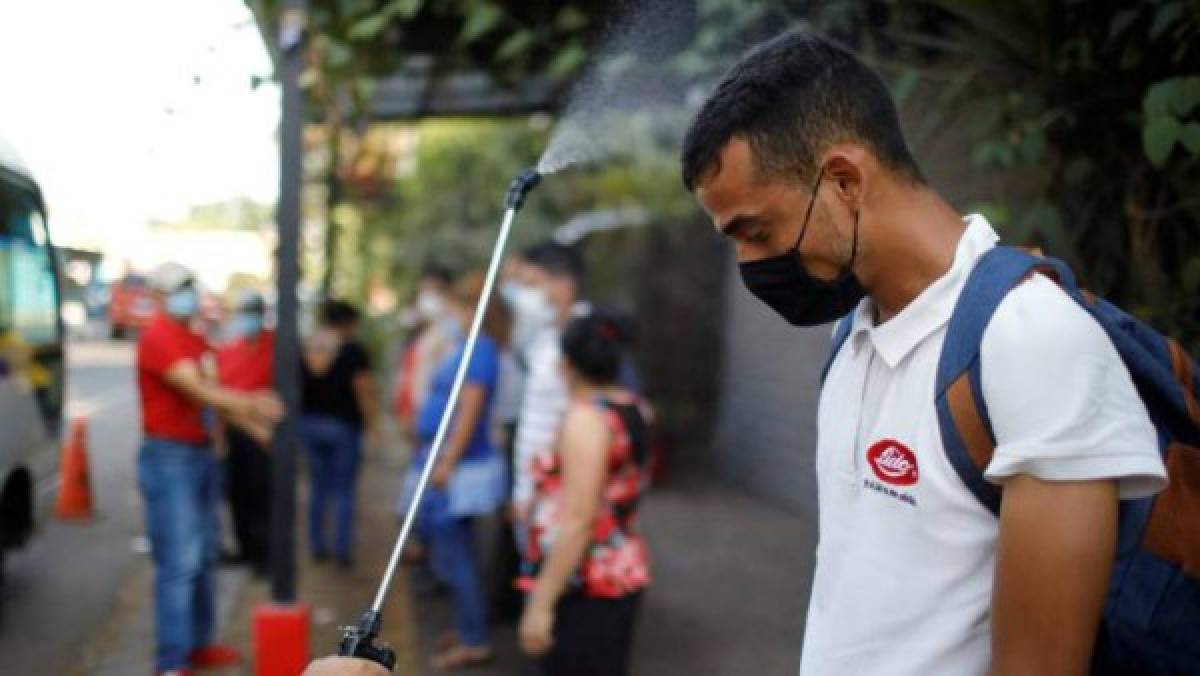 Los radicales esfuerzos de Nayib Bukele para sobrevivir al coronavirus en El Salvador