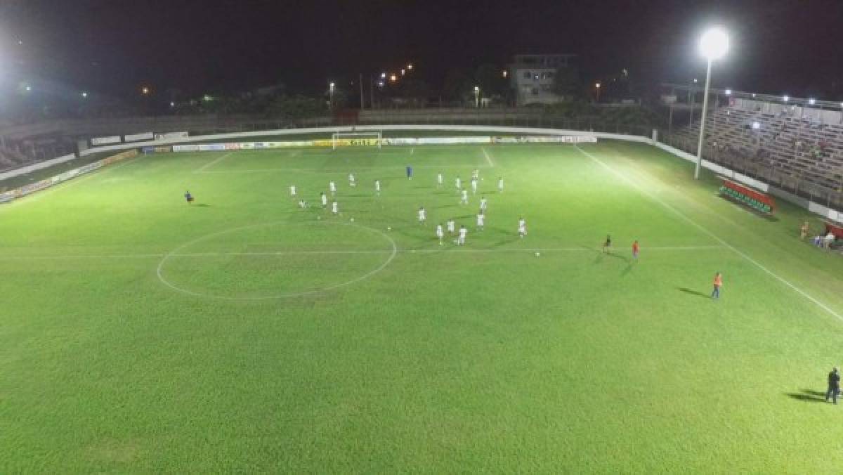 Real Sociedad entrena por la noche probando su debut nocturno en el Francisco Martínez