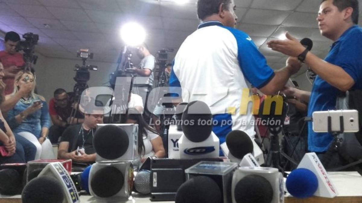 Caras largas, lesionados, nutrida presencia de prensa y una nueva dupla en Honduras