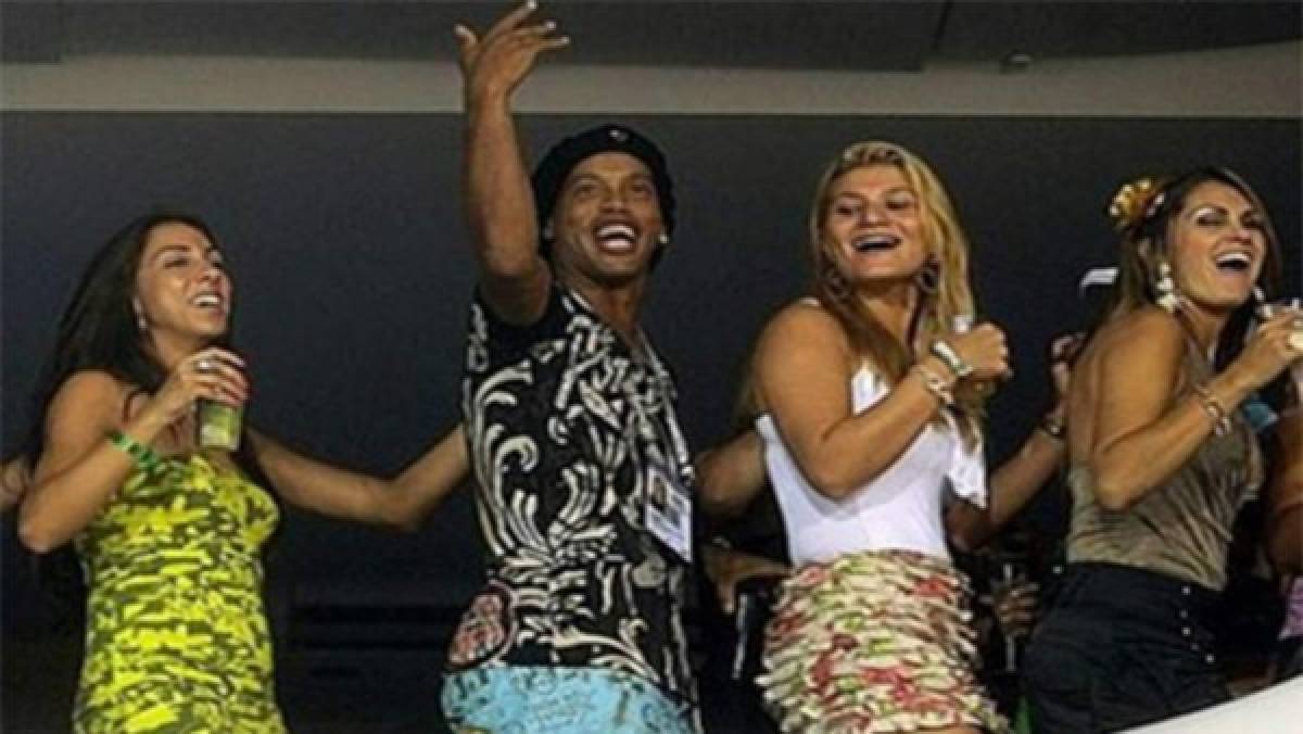 Crack brasileño reveló cómo son las fiestas de Ronaldo y Ronaldinho: 'Tenía una discoteca en su propia casa'