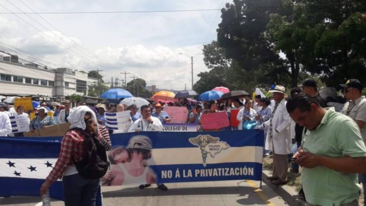 Protestas en Honduras: Otra jornada de batallas campales entre la policías y manifestantes