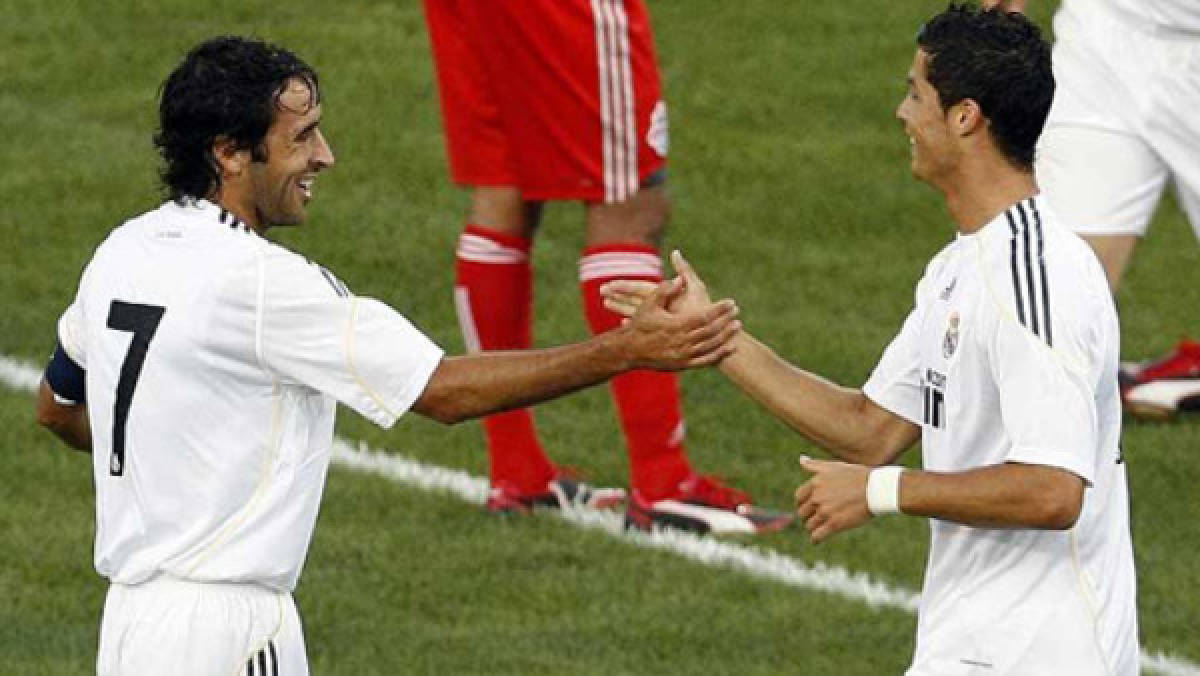 Cristiano Ronaldo le cederá la número '7” a Raúl