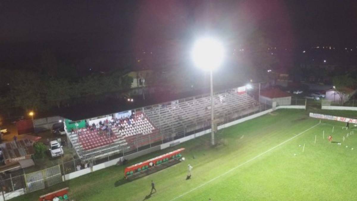 Real Sociedad entrena por la noche probando su debut nocturno en el Francisco Martínez