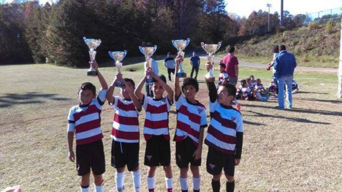 Así es Luis Cálix, el hondureño que venció a la muerte para formar campeones