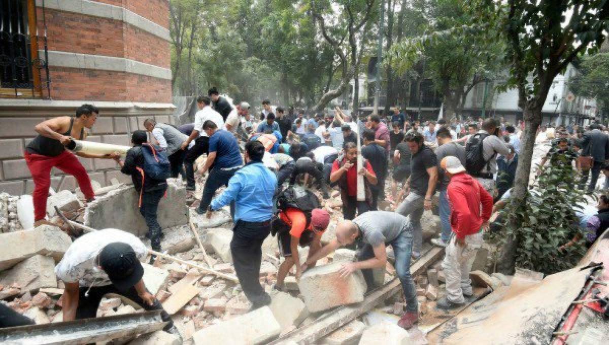 FOTOS: Las impactantes imágenes del terremoto que sacudió México