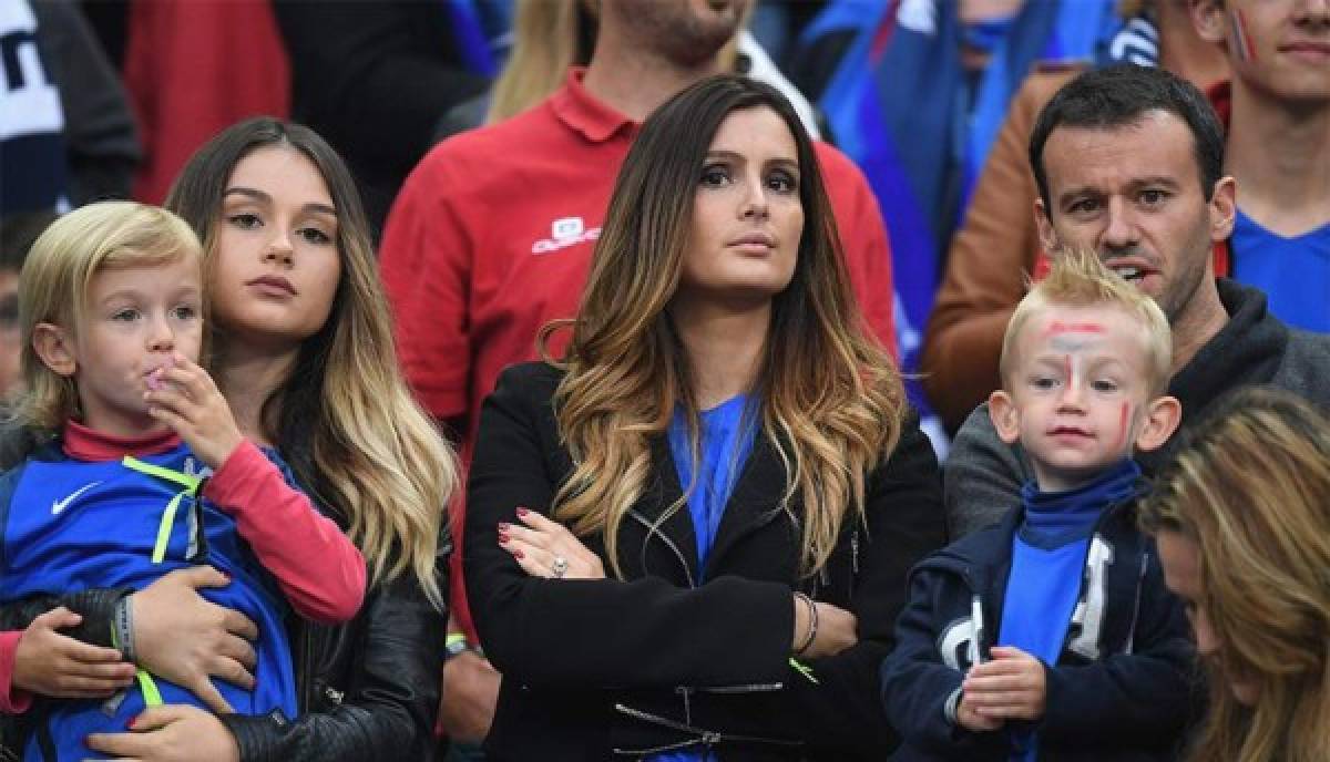 ¡Apoyo especial! La hermosa Marine Lloris, esposa del portero de la selección de Francia