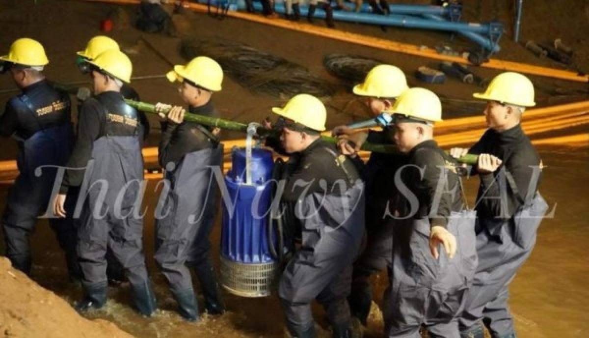 Impactantes imágenes: Así es la cueva en Tailandia donde 12 niños futbolistas siguen atrapados