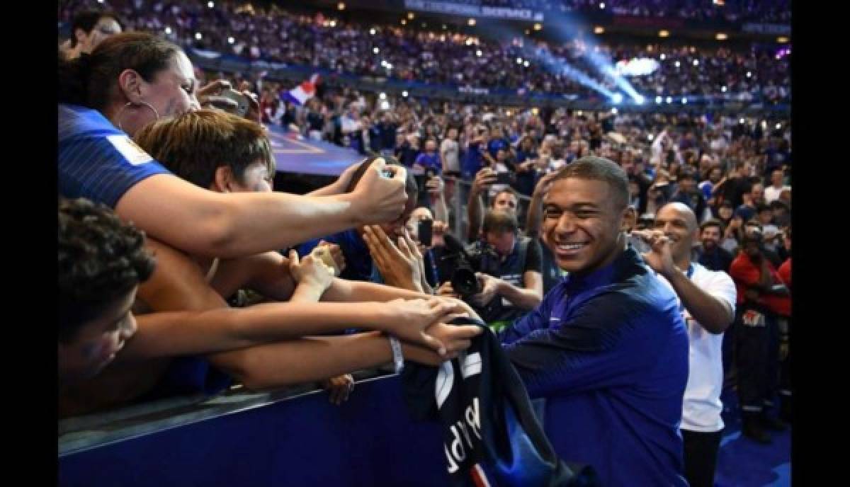 ¡Qué fiestón! Así celebró Francia su título en Rusia ante su público