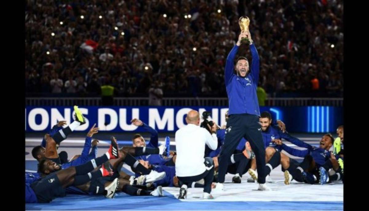 ¡Qué fiestón! Así celebró Francia su título en Rusia ante su público
