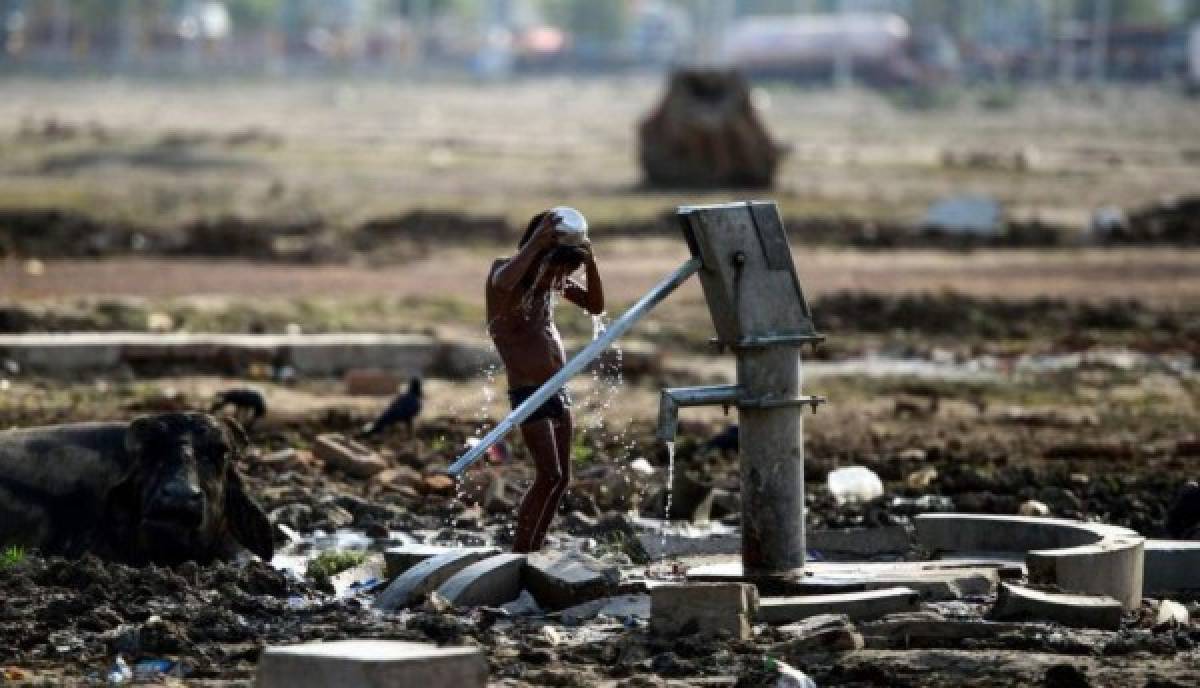 Impactante: Las imágenes de la ola de calor que azota a Kuwait; ¡63 grados centígrados!