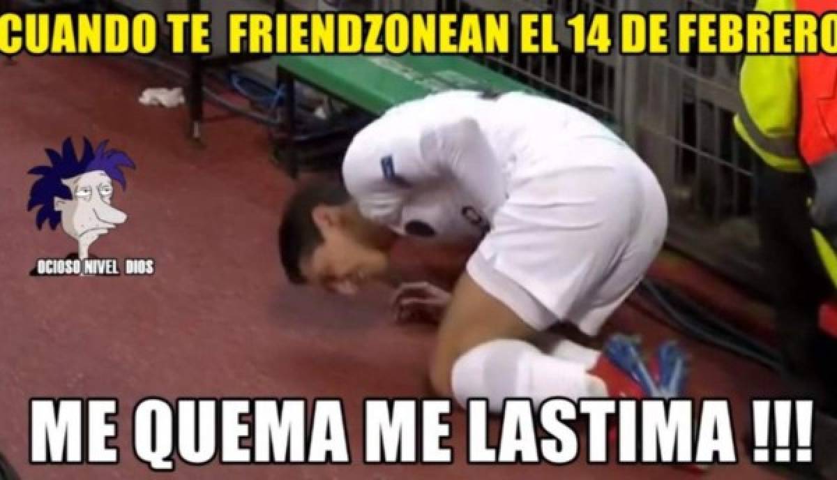 Los memes destrozan al Manchester United y a Di María por la cerveza que le lanzaron