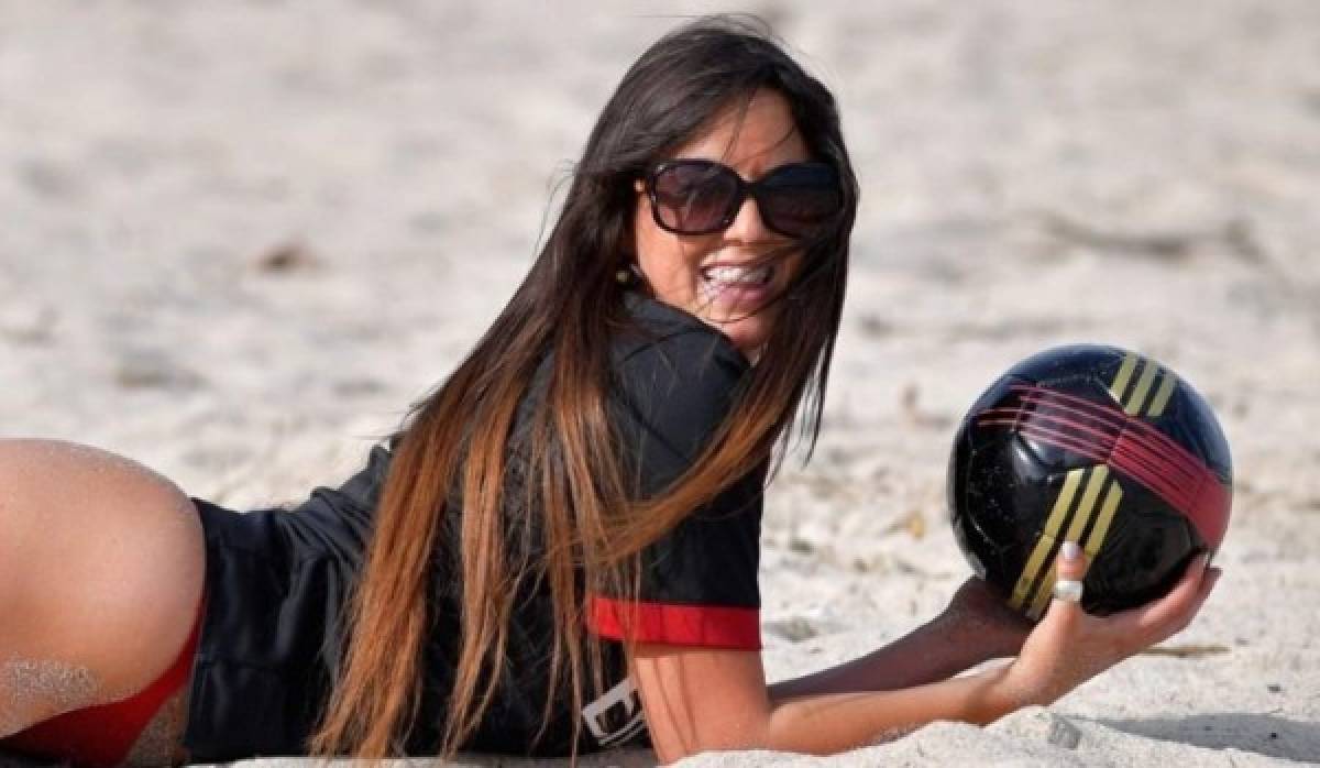 Claudia Romani, la sexy árbitro italiana que 'incendia' las playas de Miami en plena navidad 2019