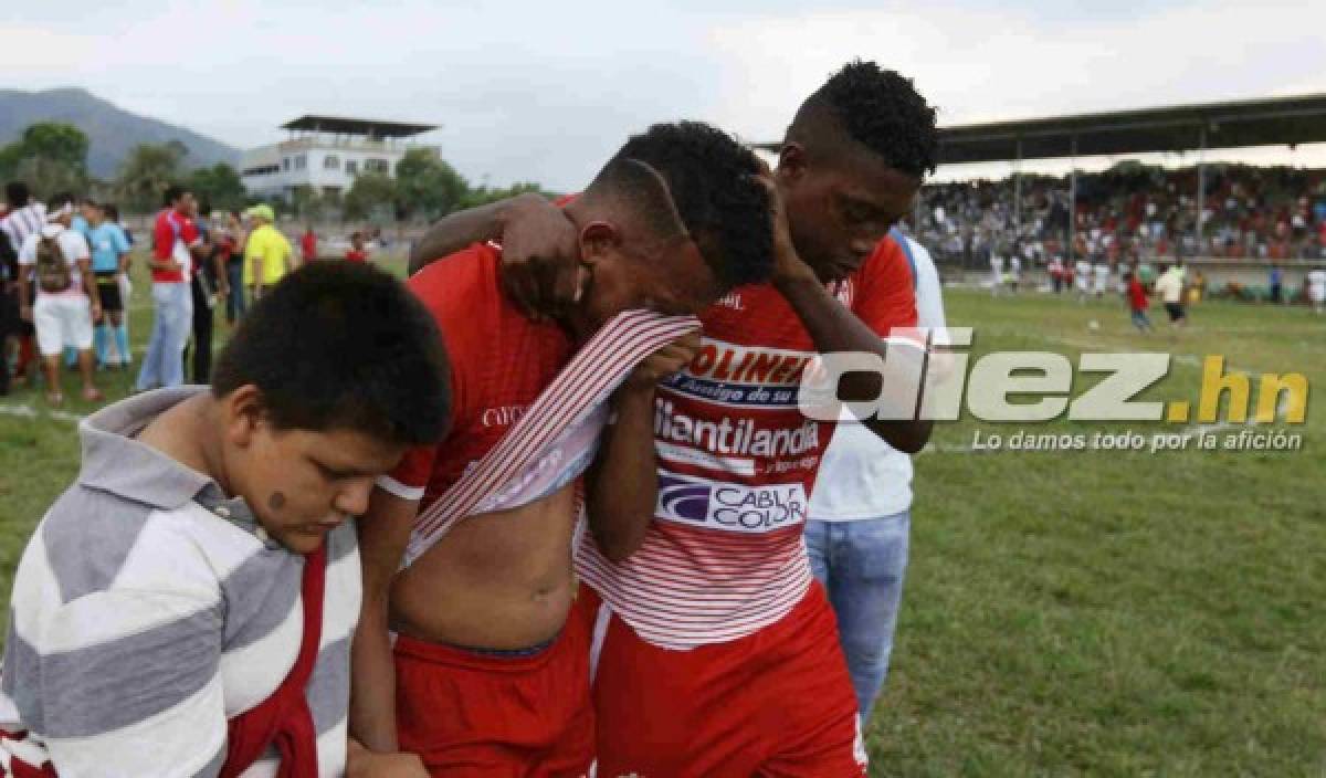 Las desgarradoras fotos de jugadores y afición del Real Sociedad tras el descenso