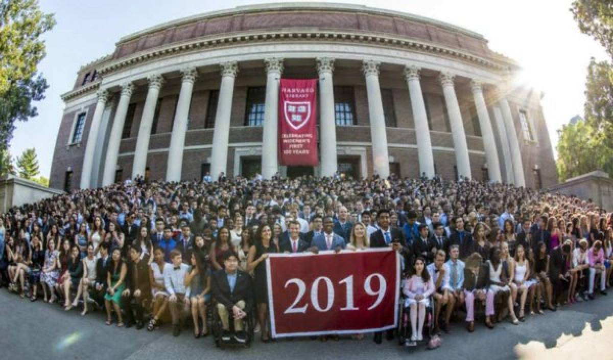 La nueva vida de Eto'o: Aceptado para estudiar en Harvard buscando que su empresa sobreviva