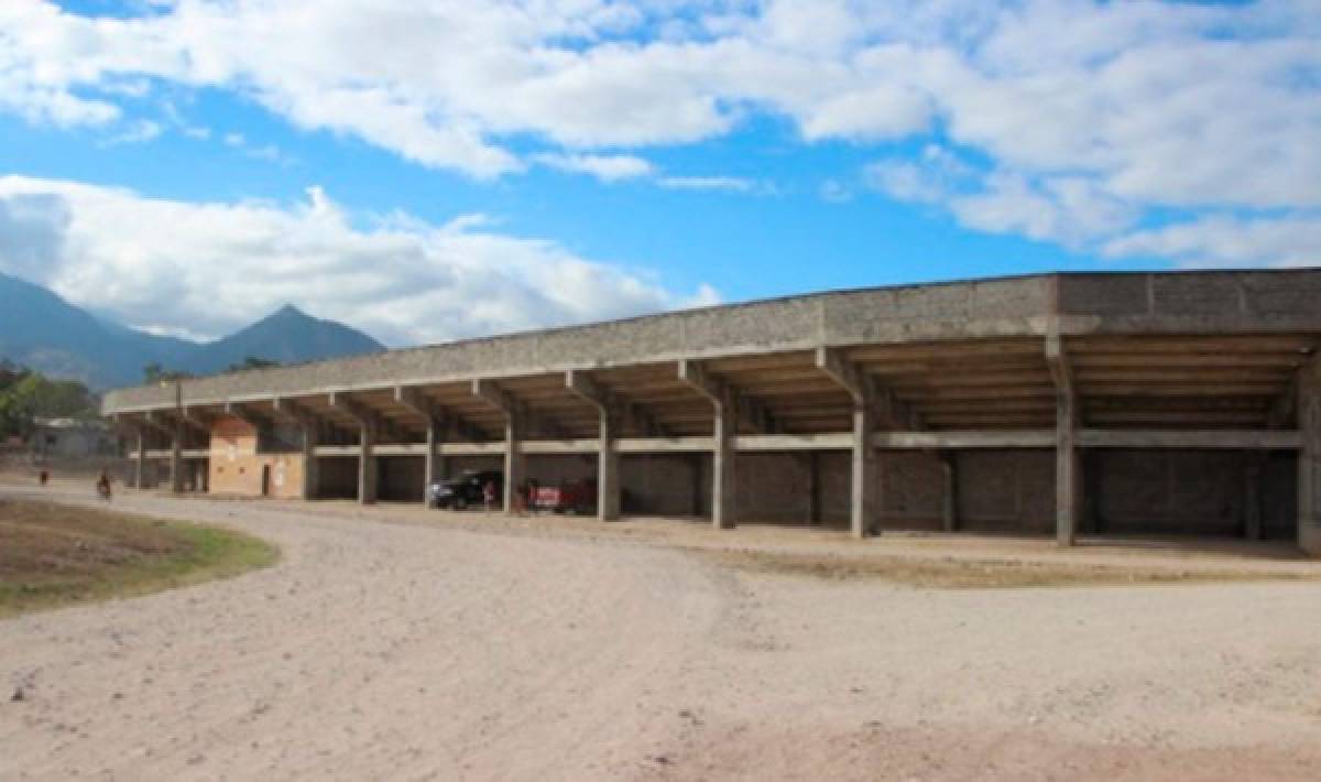 FOTOS: Así se se encuentra el estadio de La Paz, mismo que será remodelado