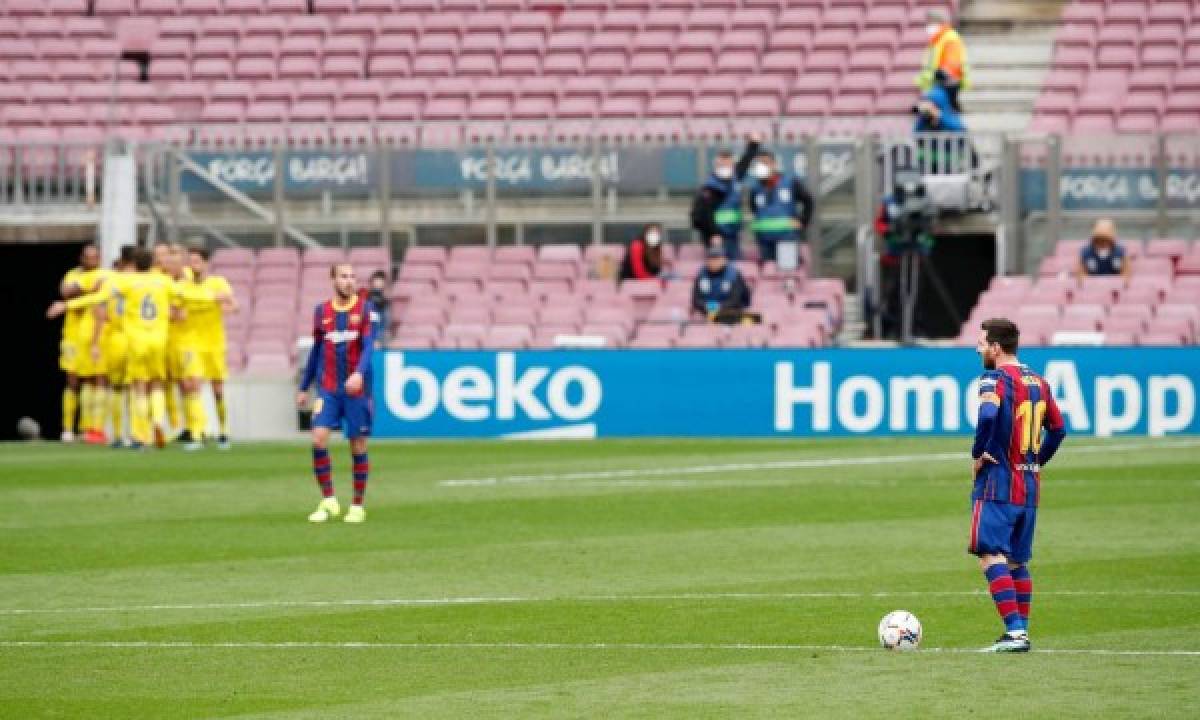 Fotos: Messi frustrado, Choco Lozano festejando con jugadores del Cádiz y tapada de Ledesma