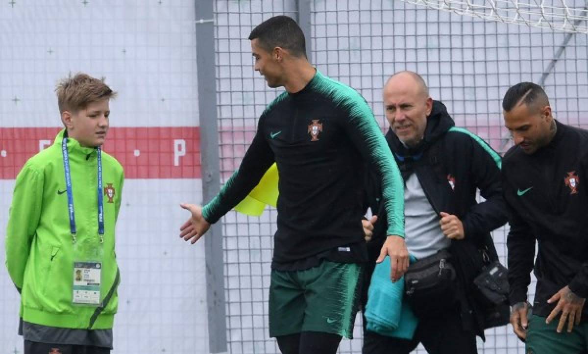 ¿Tristeza? Así fue captado Cristiano Ronaldo en su primer entrenamiento en Rusia