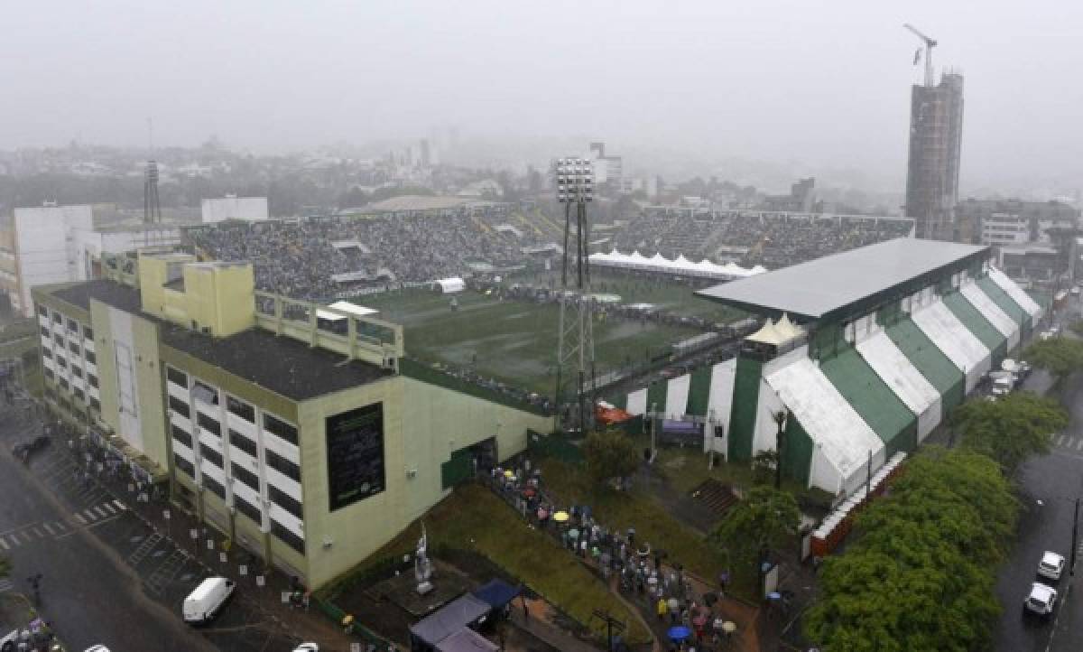 ¡Desgarrador! Brasil despide entre lágrimas y aplausos a los jugadores del Chapecoense