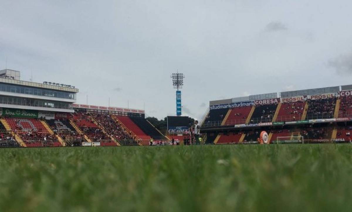 ¡ESPECTACULAR! Así quedó la cancha del estadio Alejandro Morera Soto tras remodelación