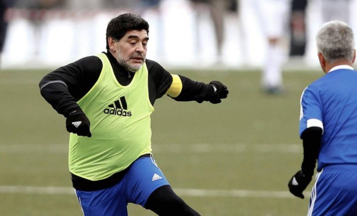 Maradona dice que 'se cortaría un brazo' con tal de volver a jugar con Argentina o Boca