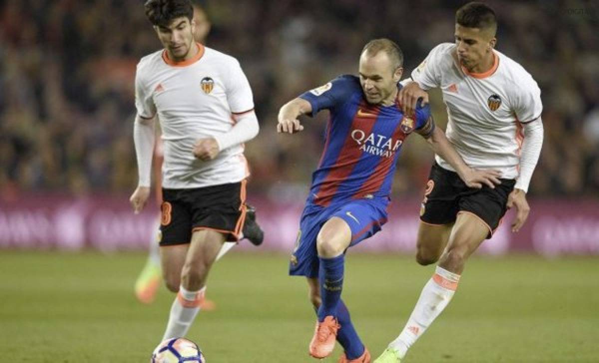 Iniesta: 'El gol de Messi lo ha visto todo el mundo menos quien tenía que verlo'