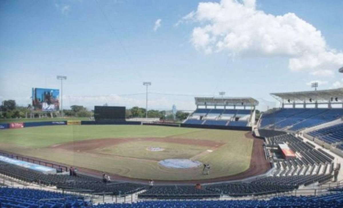El presidente Ortega inaugura estadio de béisbol ante unas 15.000 personas