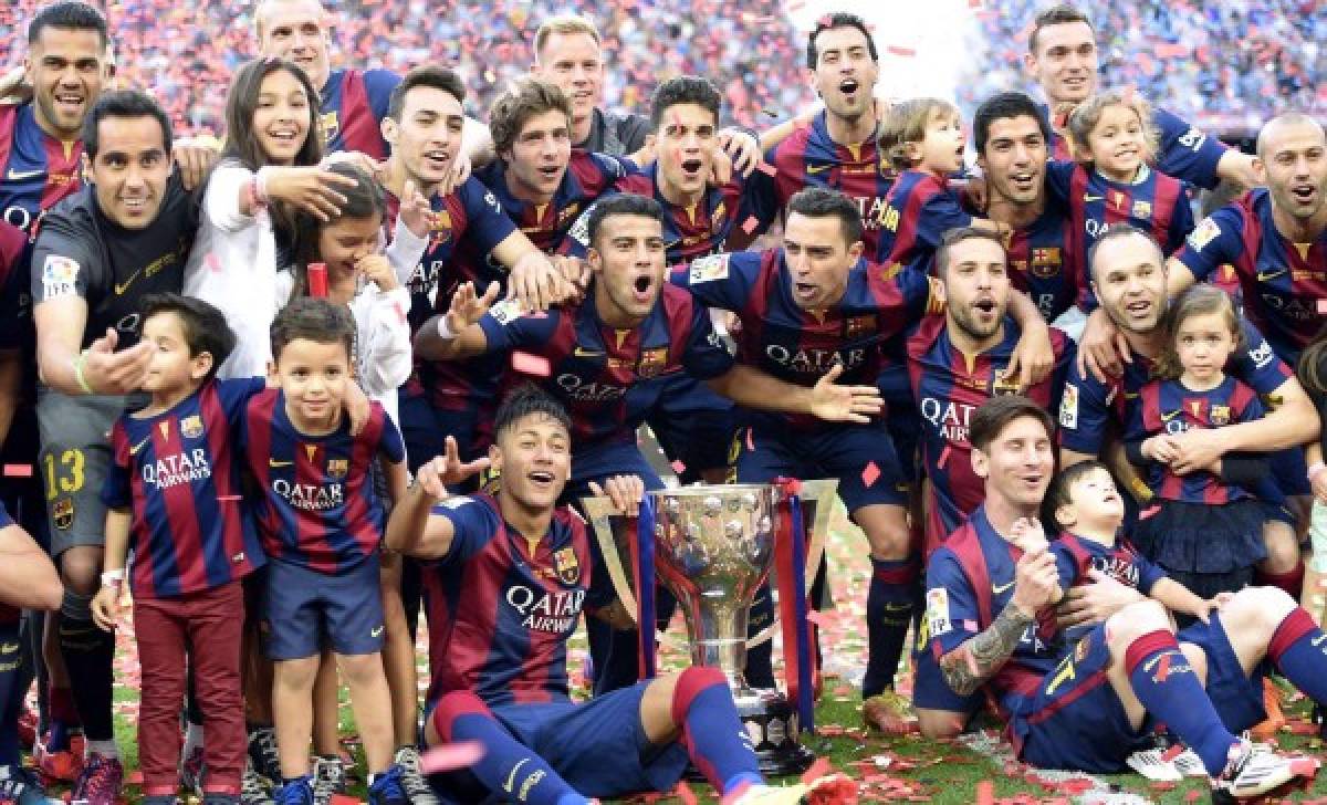 Barcelona celebra su título y despide a lo grande a Xavi Hernández