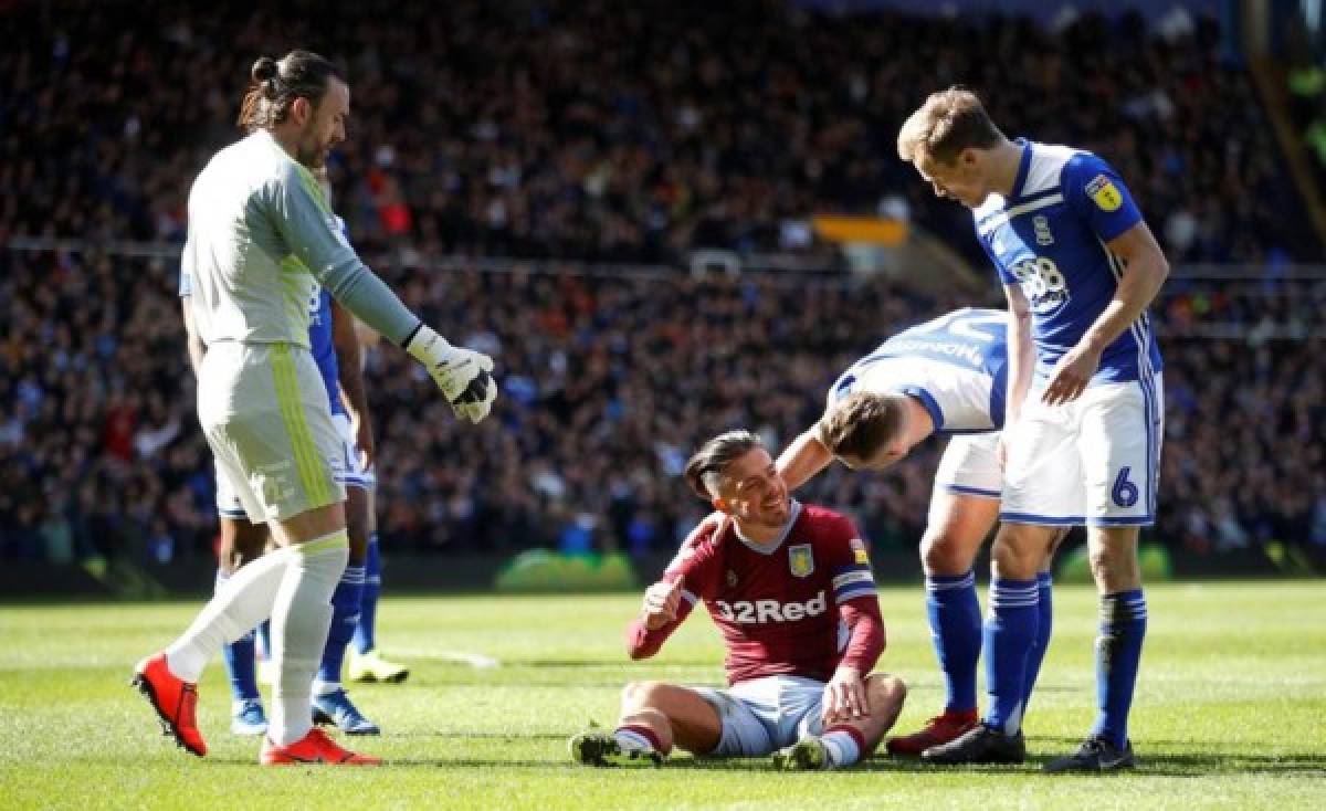 EN FOTOS: Brutal agresión de un aficionado a un jugador en pleno partido en Inglaterra  