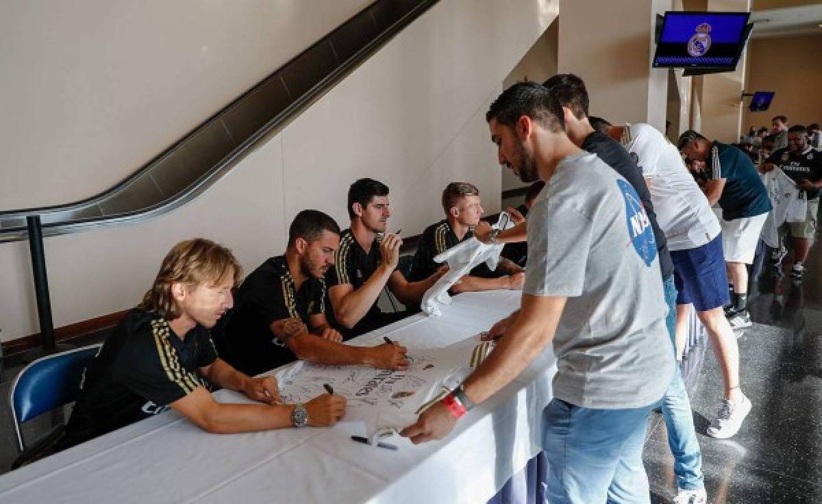 La volada de Keylor y la firma de autógrafos: Así fue el último entrenamiento del Real Madrid