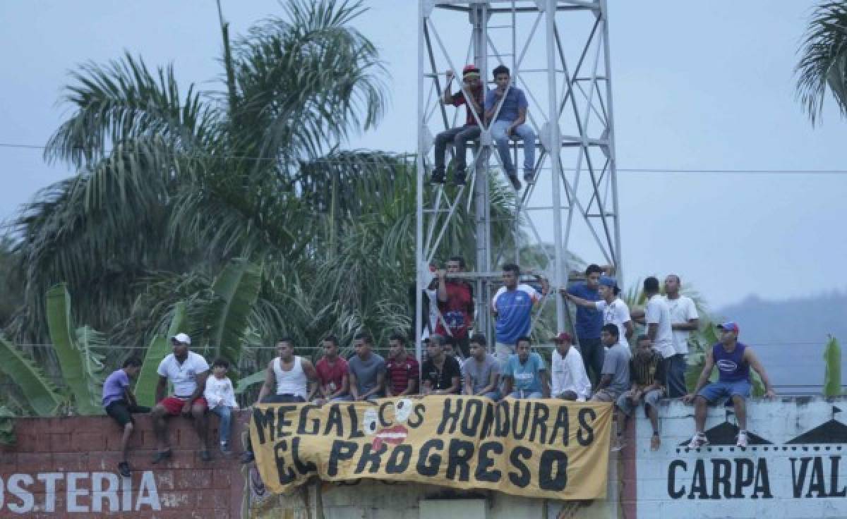 Las raras cosas que solo se ven en los estadios de fútbol en Honduras