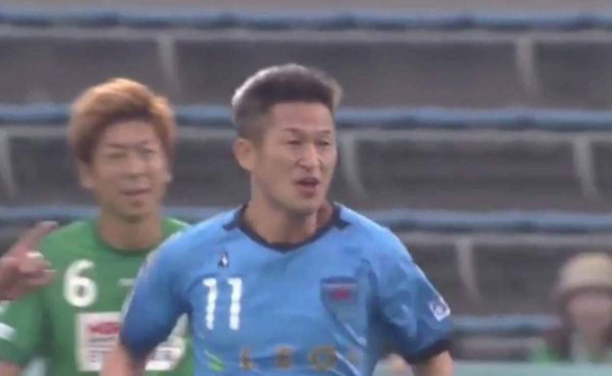 VIDEO: Japonés de 49 años golea en equipo segunda división