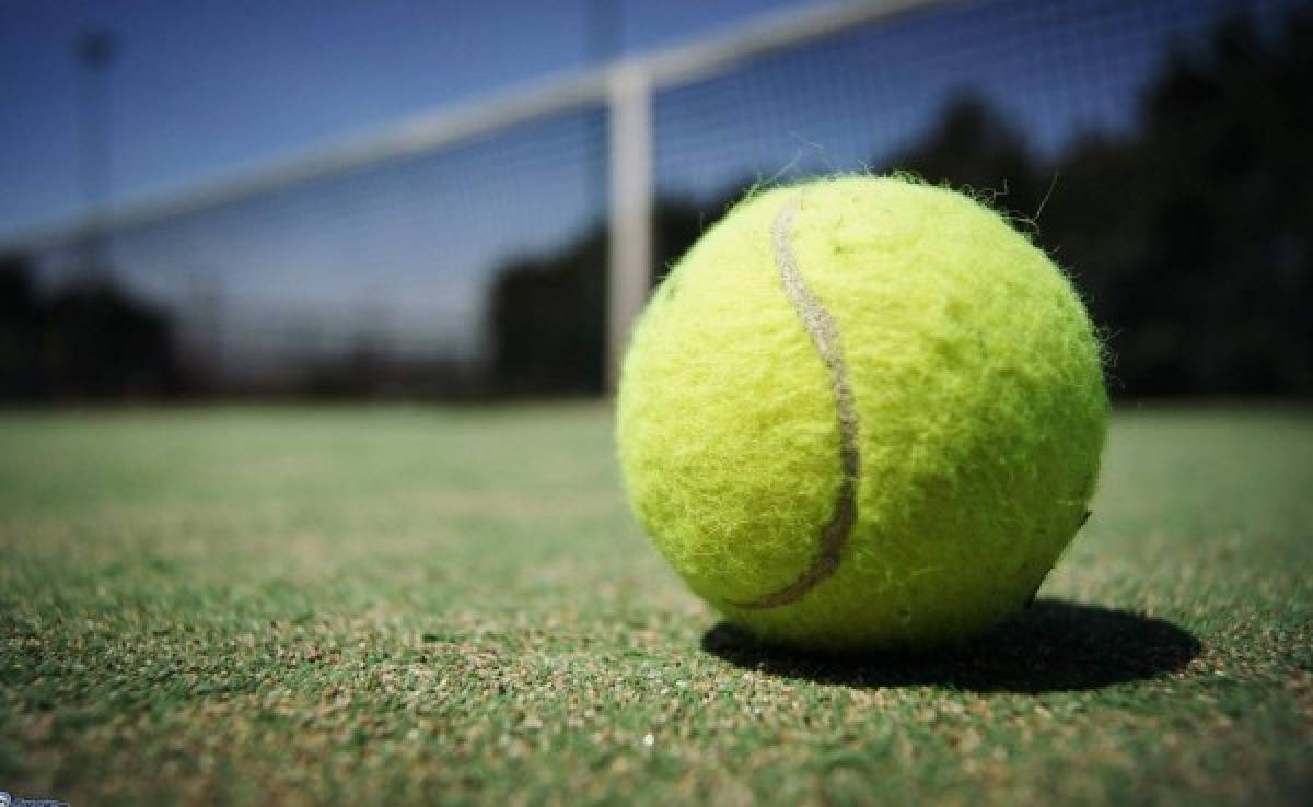VIDEO: Cómo se hacen las pelotas de tenis